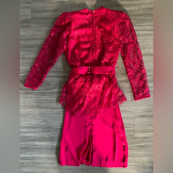 Pink handmade lace dress - Picture 3 of 5